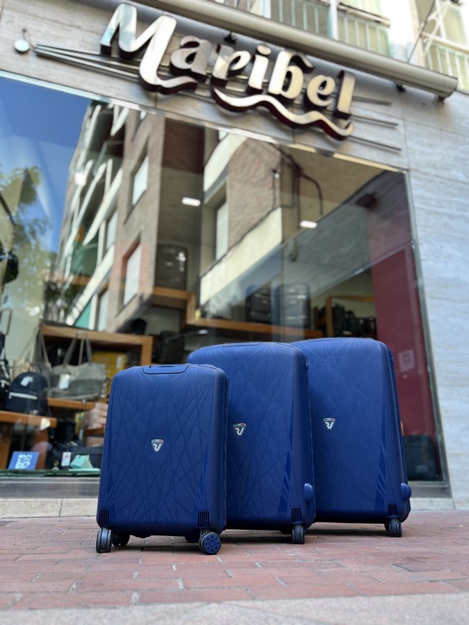 Maribel bolsos, viaje y complementos maletas azules